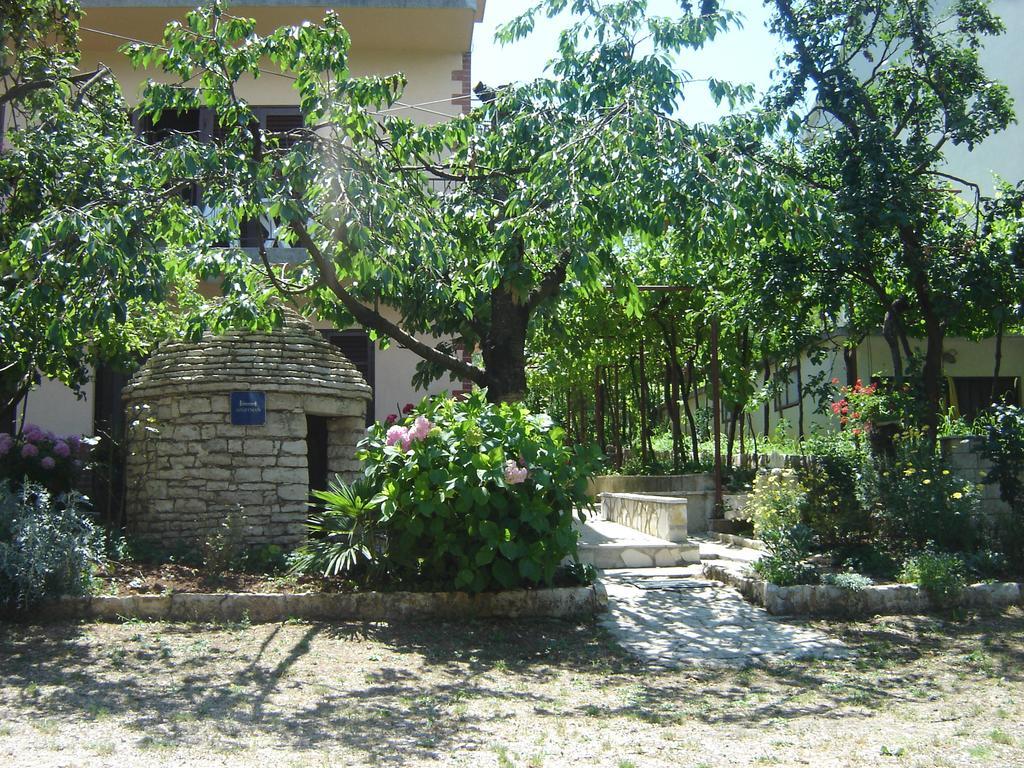 Apartments Grgorinic Pula Exterior photo